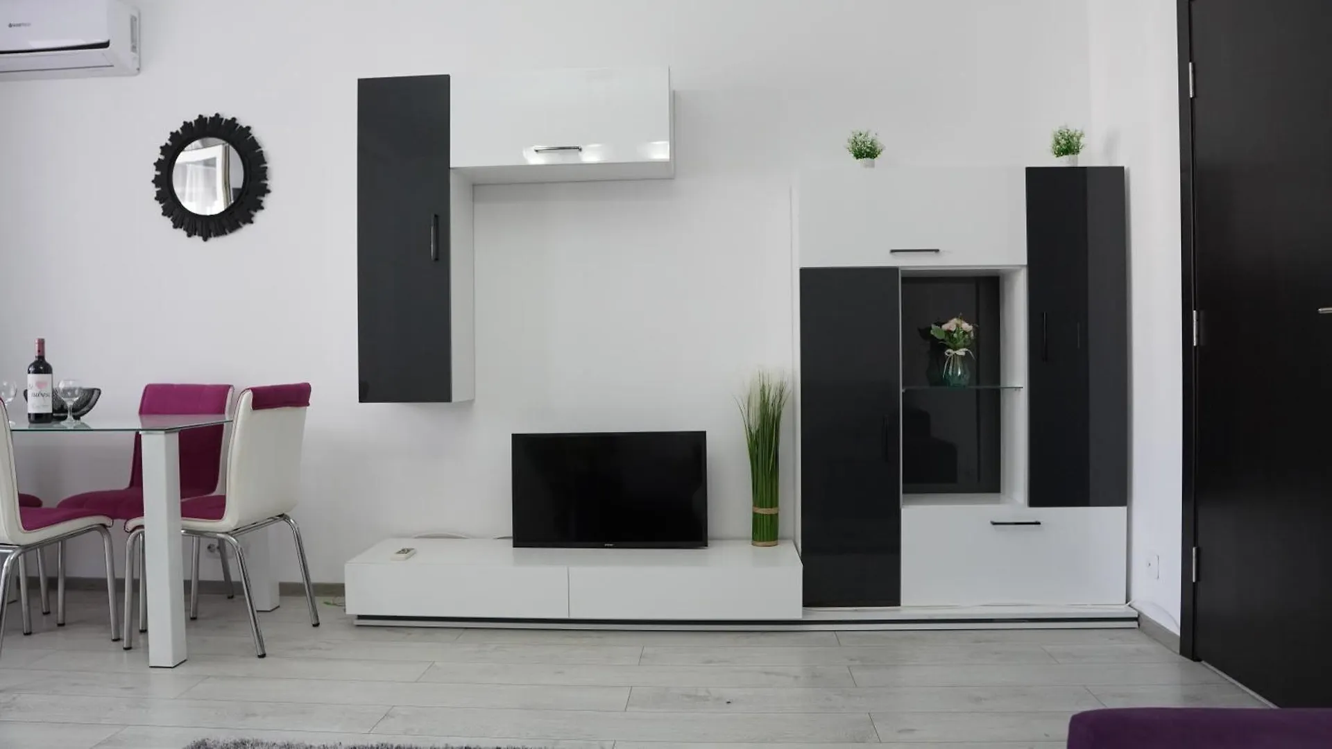 Luxury Studio Plaza M Drumul Taberei Bucharest Apartment